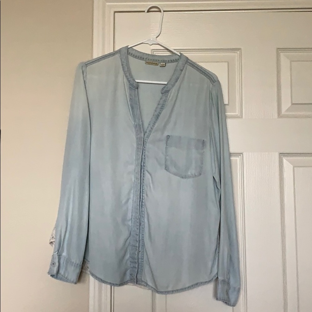 Anthropologie / Holding Horses- Chambray blouse with lace detail
